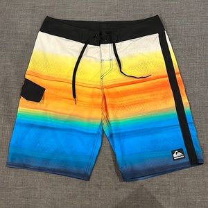 QUIKSILVER board shorts!